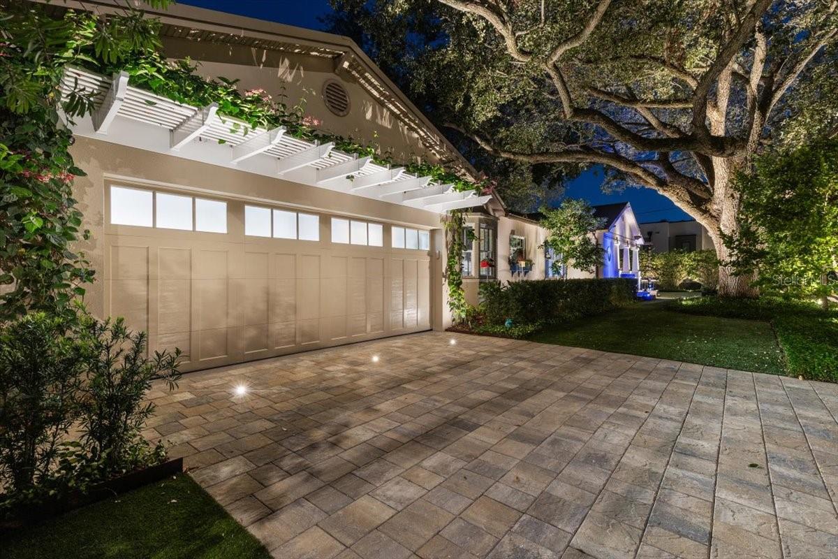 Listing photo id 30 for 213 Hesperides Street