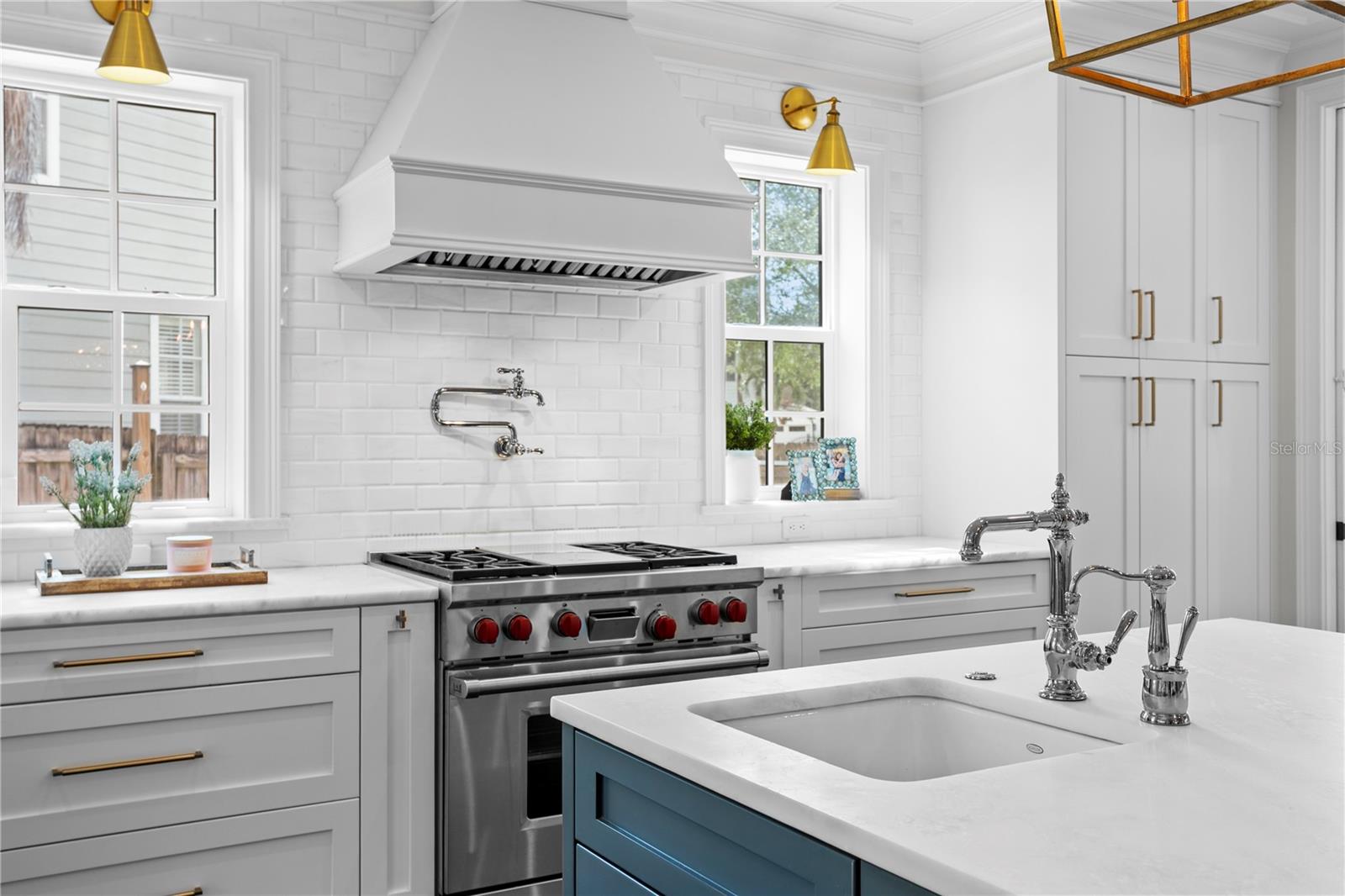 Listing photo id 16 for 2403 Sunset Drive