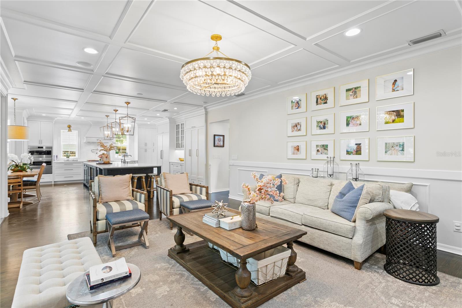 Listing photo id 21 for 2403 Sunset Drive