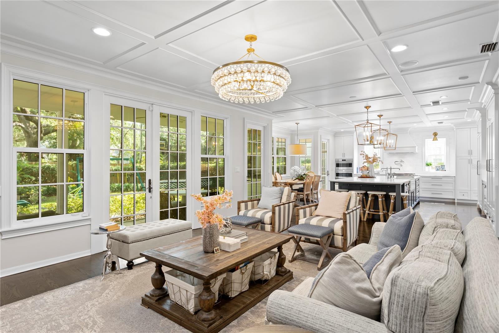 Listing photo id 25 for 2403 Sunset Drive