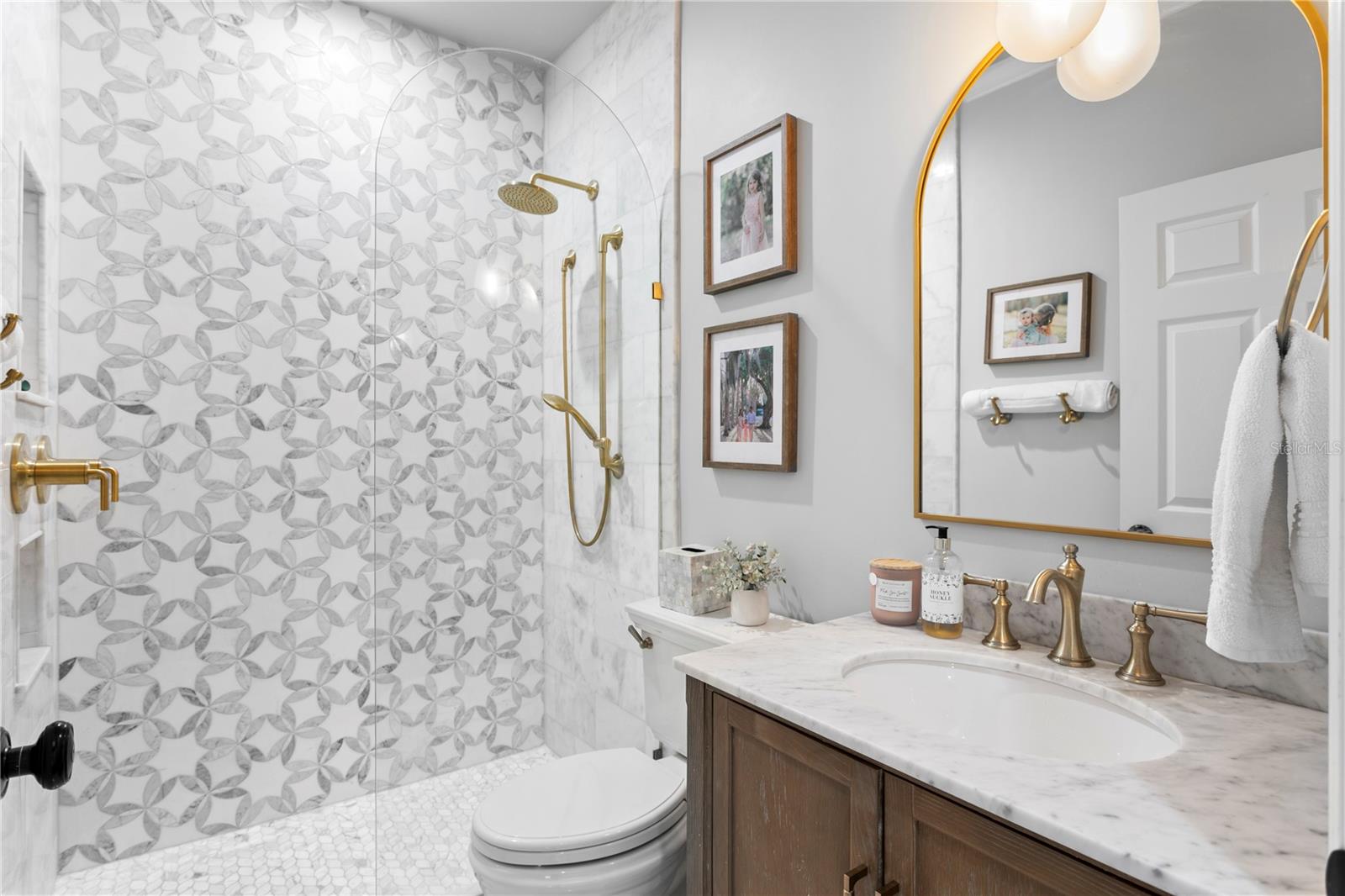 Listing photo id 27 for 2403 Sunset Drive