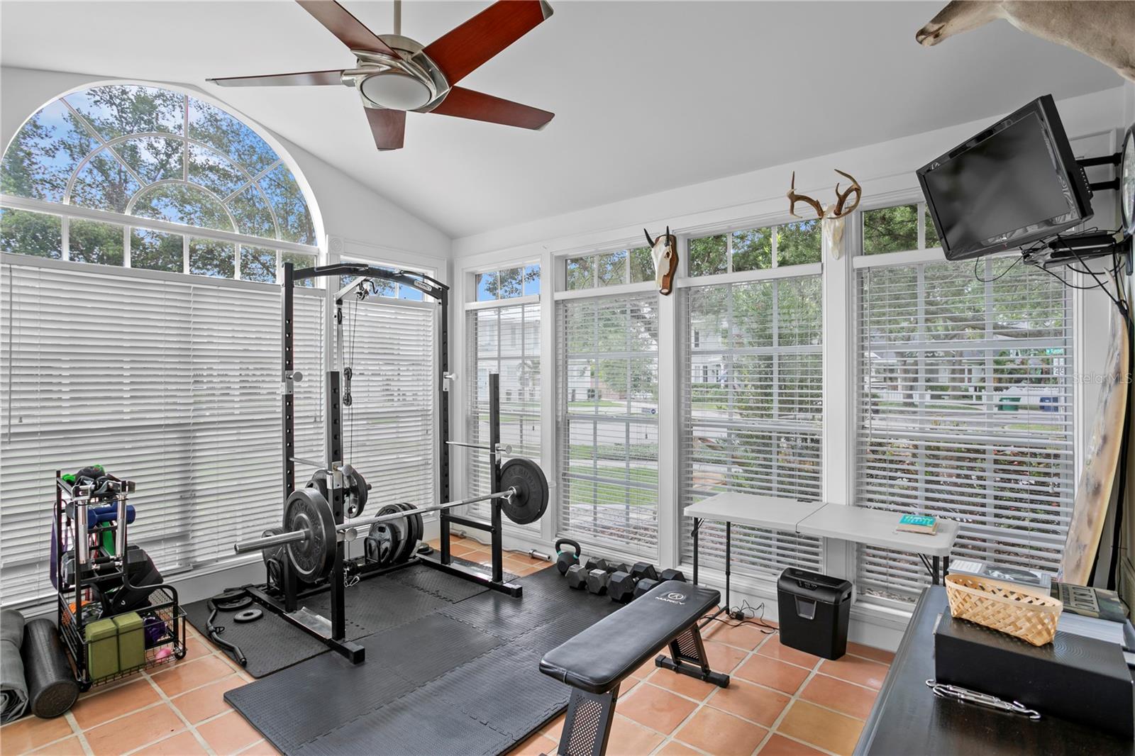 Listing photo id 28 for 2403 Sunset Drive
