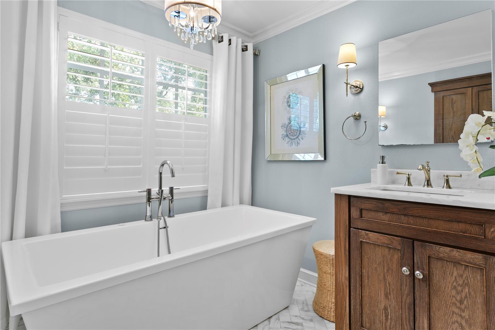 Listing photo id 38 for 2403 Sunset Drive