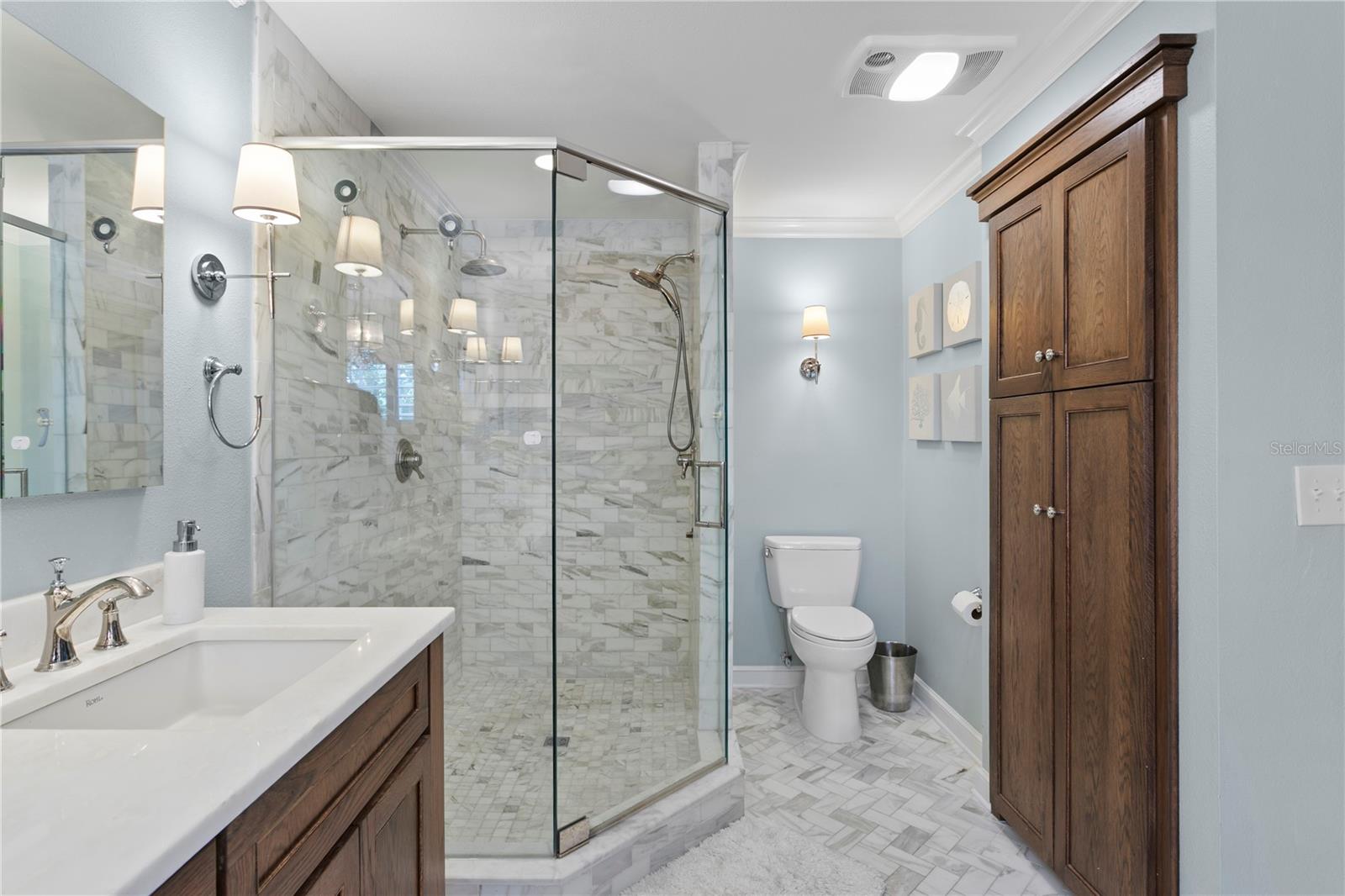 Listing photo id 39 for 2403 Sunset Drive