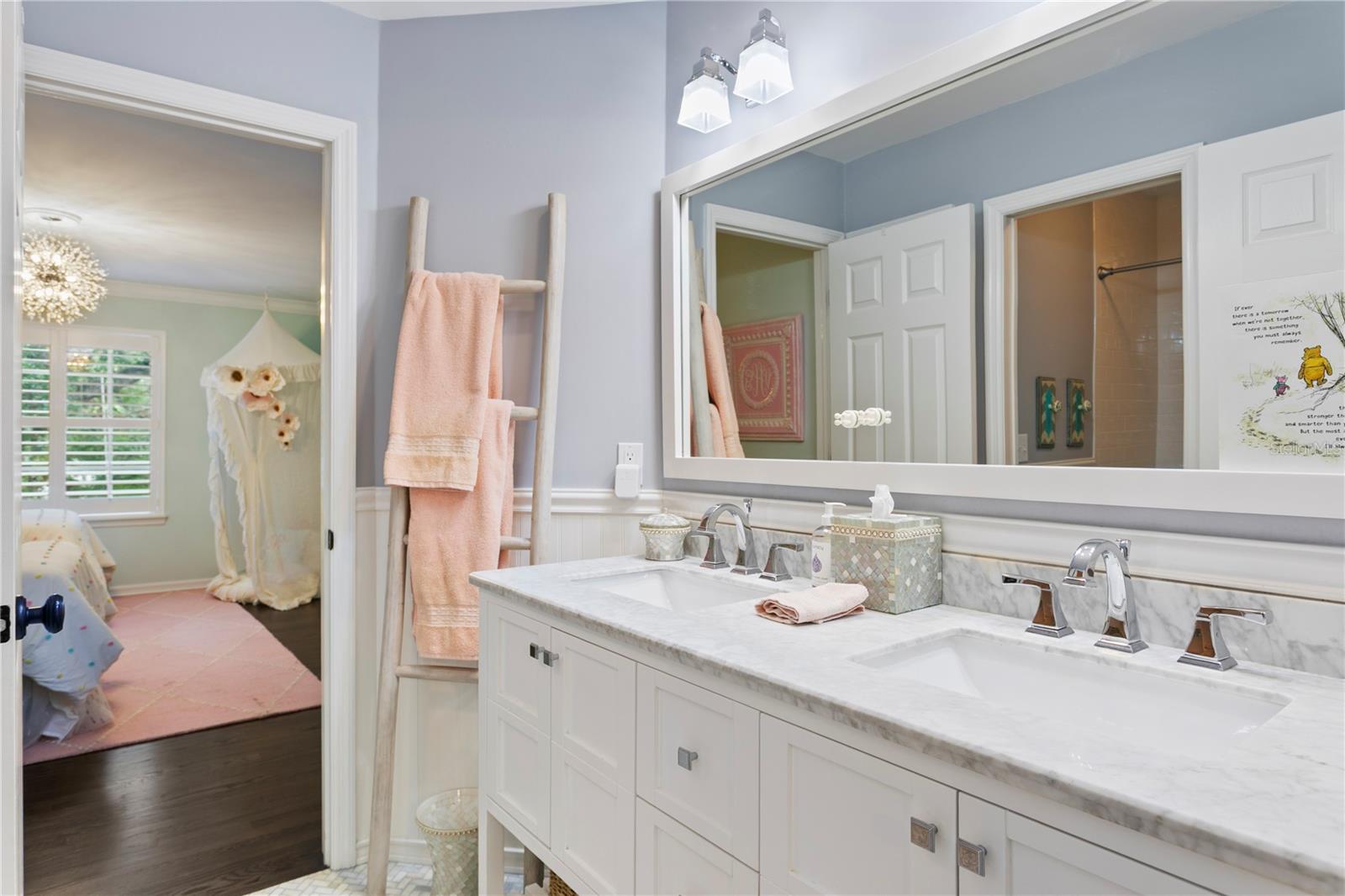 Listing photo id 41 for 2403 Sunset Drive