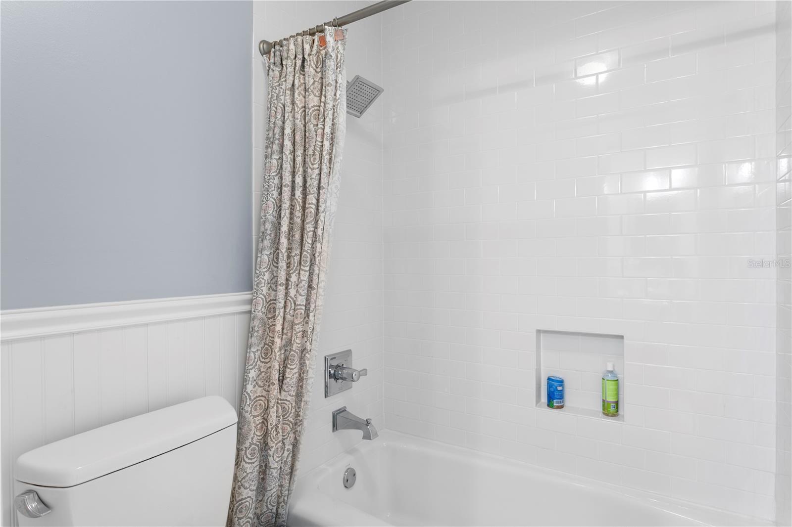 Listing photo id 42 for 2403 Sunset Drive