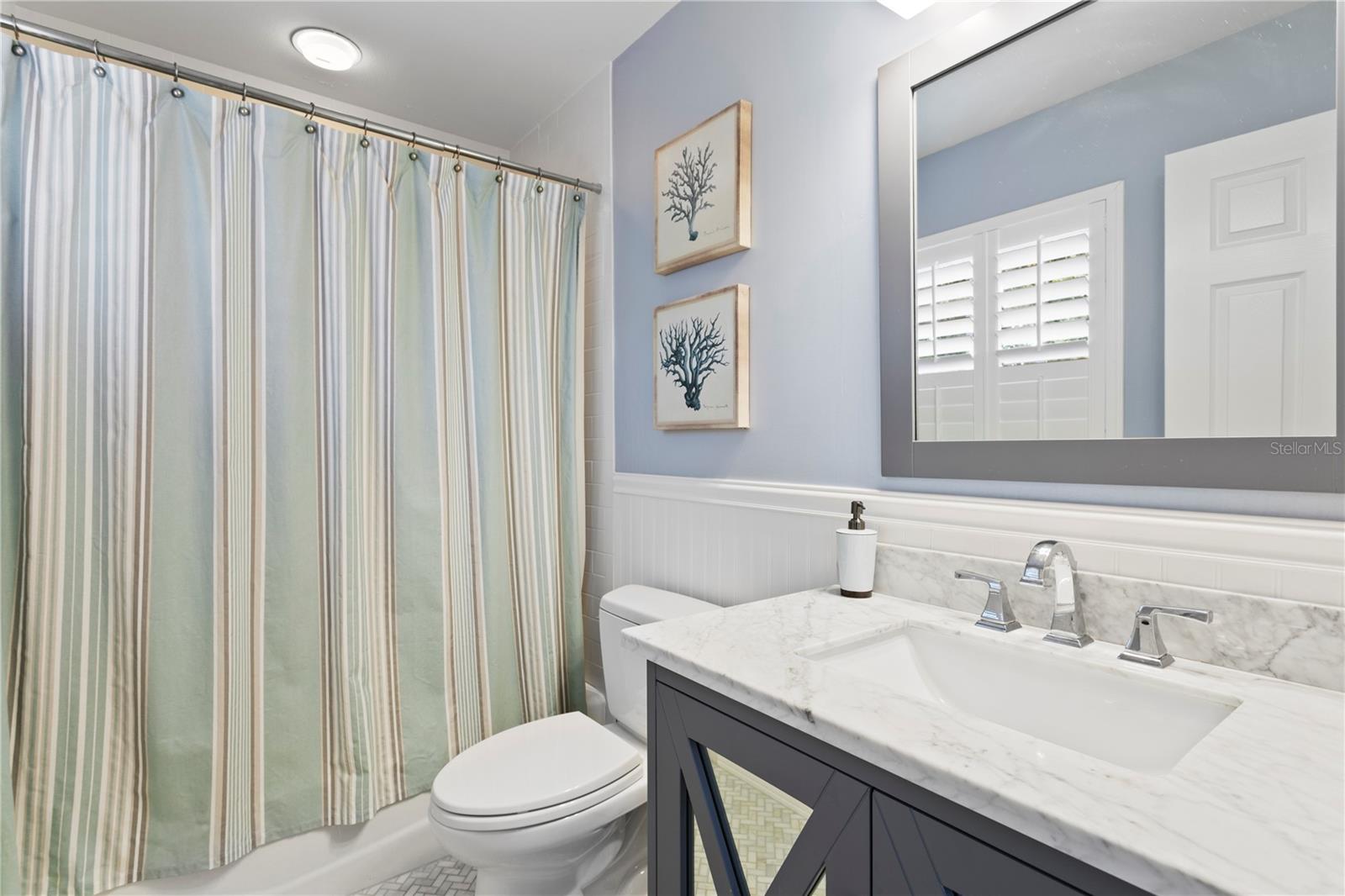 Listing photo id 47 for 2403 Sunset Drive