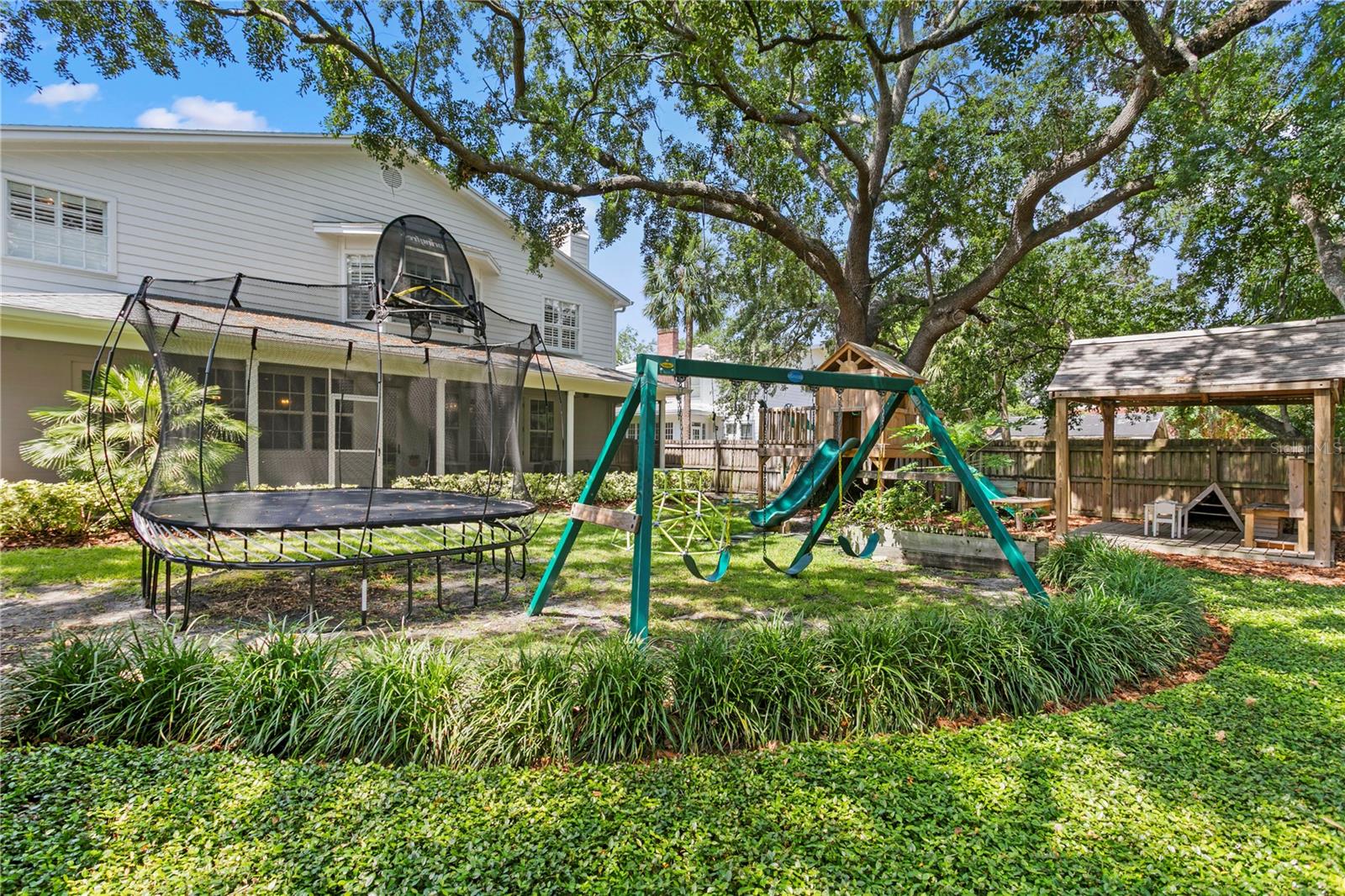 Listing photo id 62 for 2403 Sunset Drive