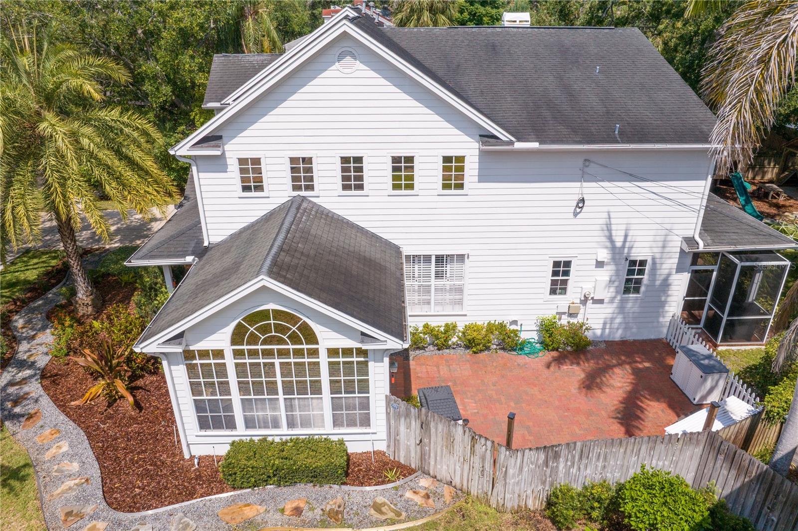 Listing photo id 64 for 2403 Sunset Drive