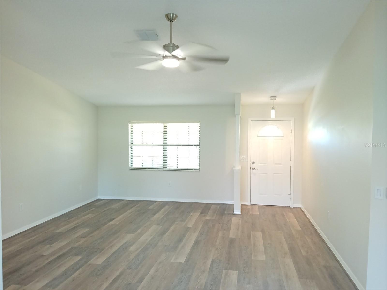 Image 7 of 20 For 405 Lemonwood Drive