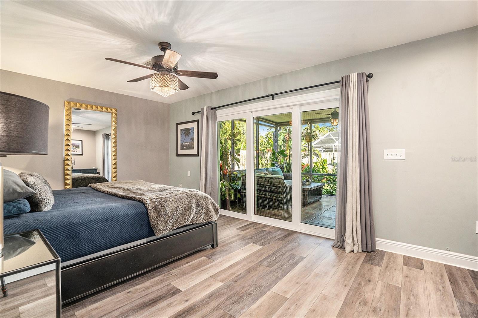 Listing photo id 8 for 2134 Serpentine Circle S