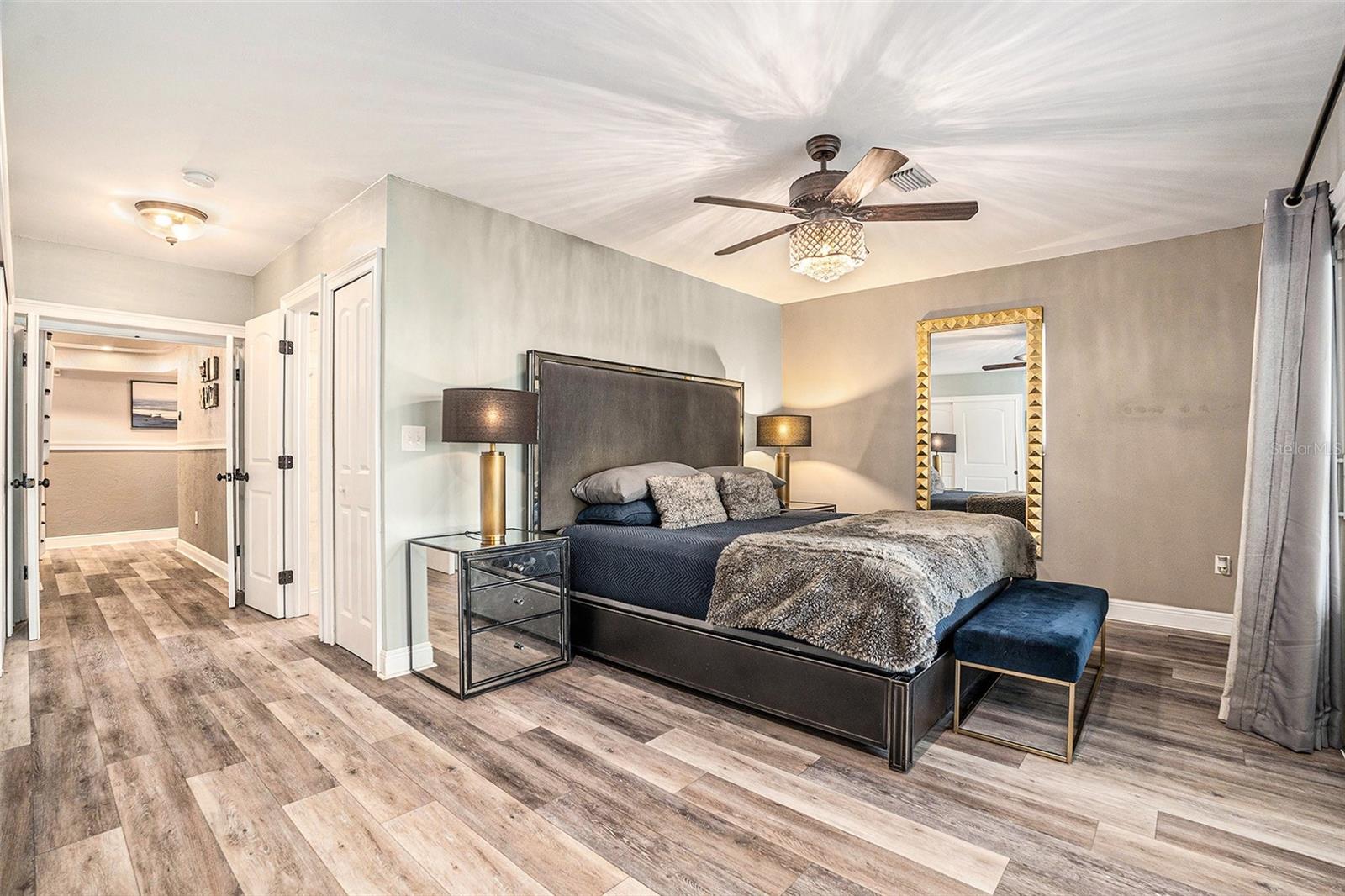 Listing photo id 9 for 2134 Serpentine Circle S