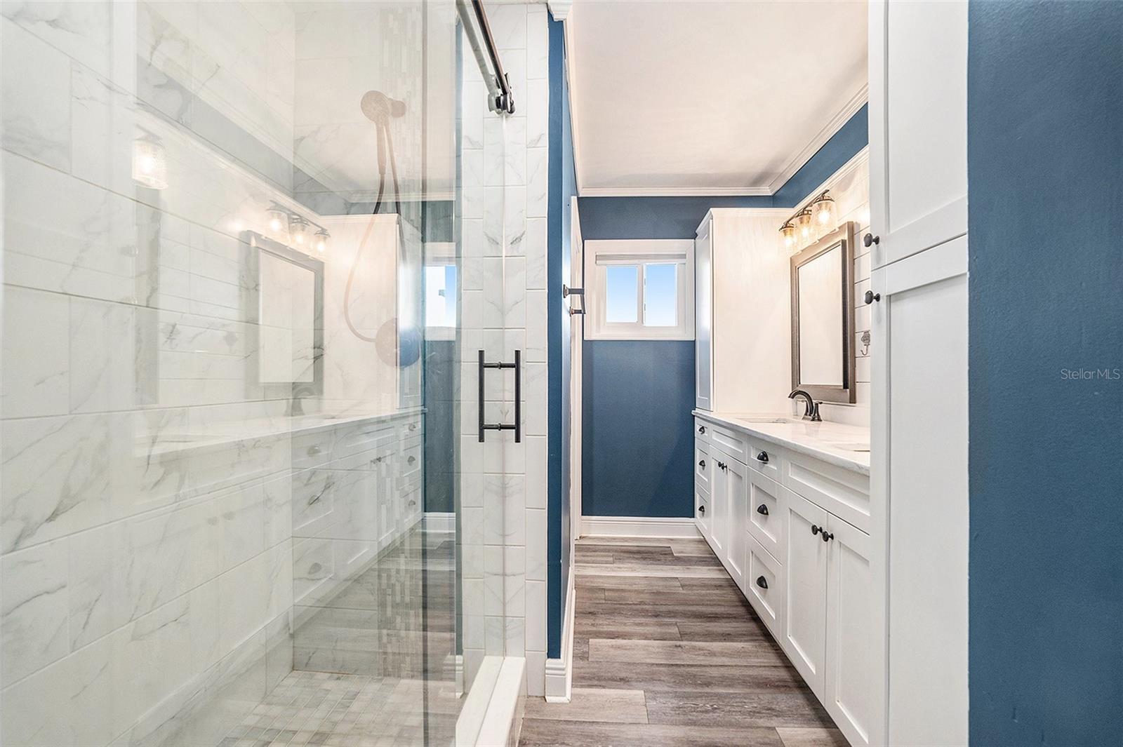 Listing photo id 10 for 2134 Serpentine Circle S