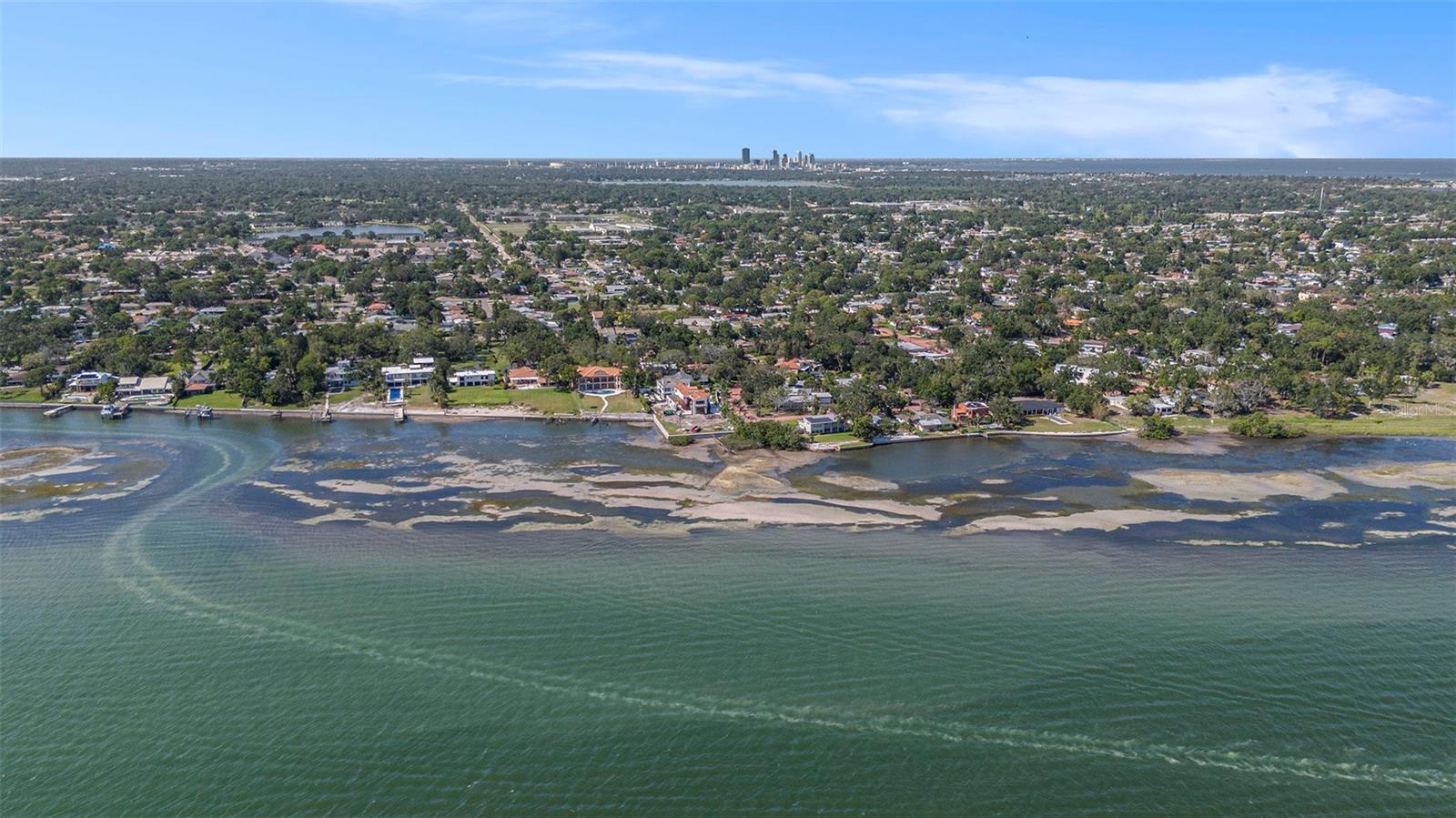 Listing photo id 31 for 2134 Serpentine Circle S