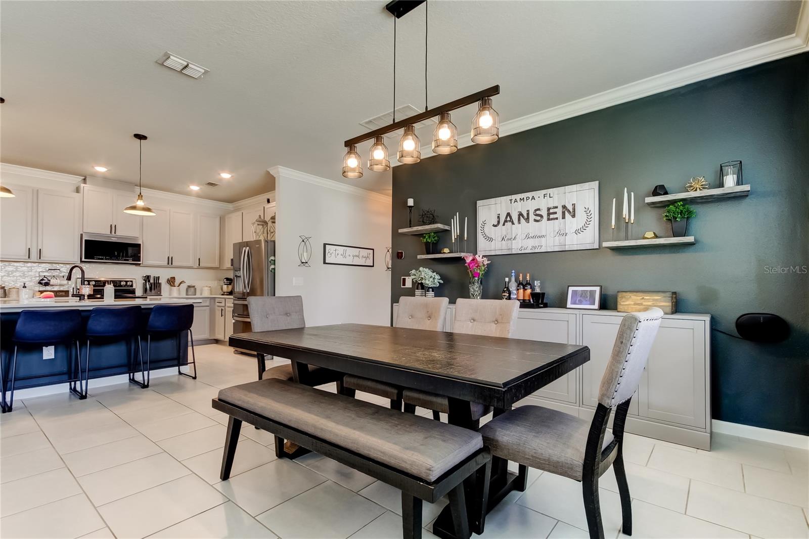 Listing photo id 9 for 2456 Arbor Wind Drive