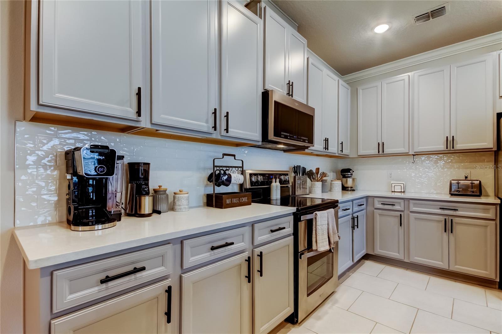 Listing photo id 15 for 2456 Arbor Wind Drive