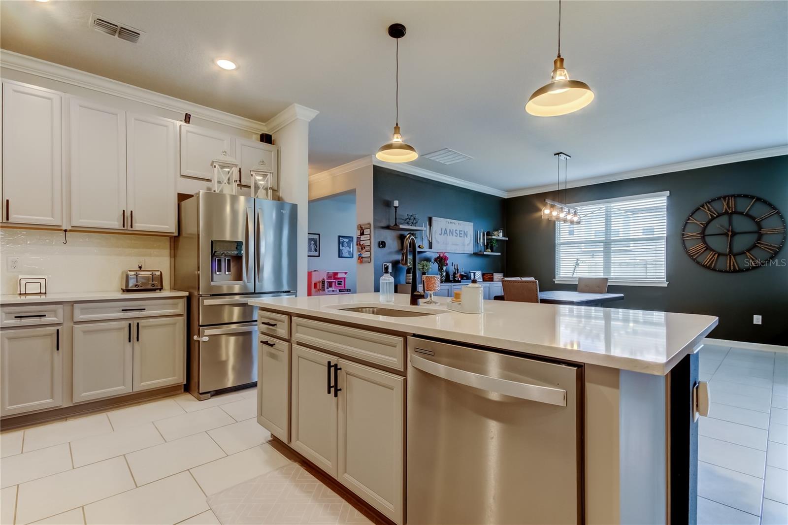 Listing photo id 16 for 2456 Arbor Wind Drive