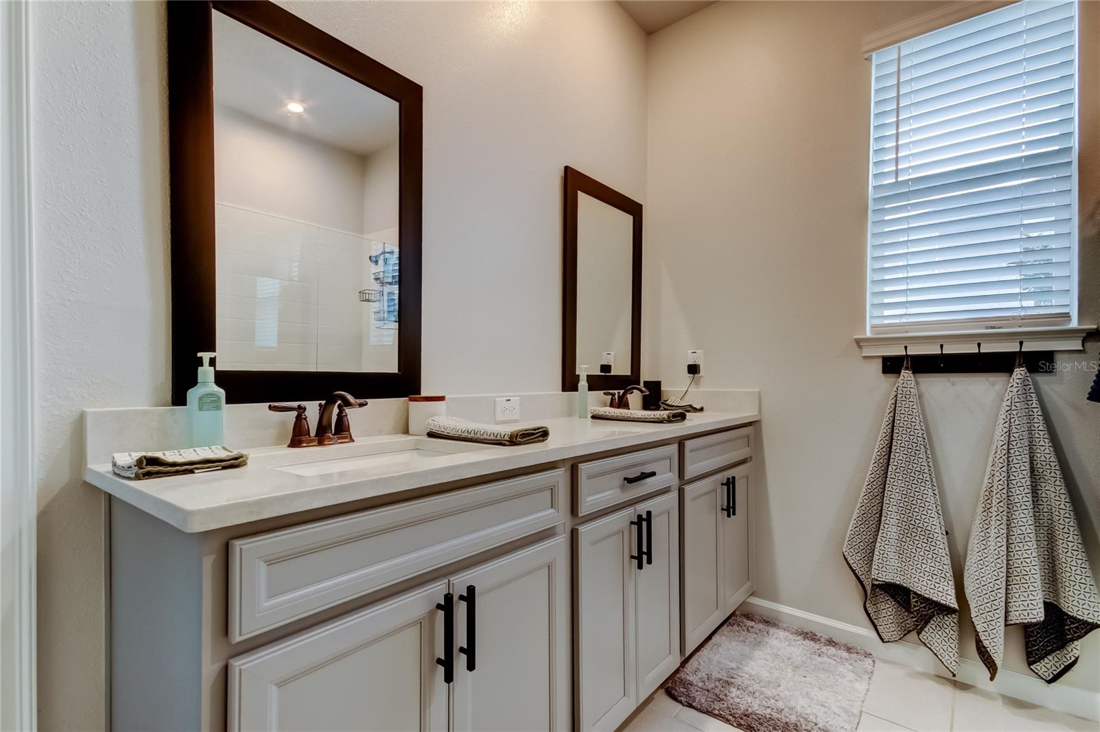 Listing photo id 24 for 2456 Arbor Wind Drive