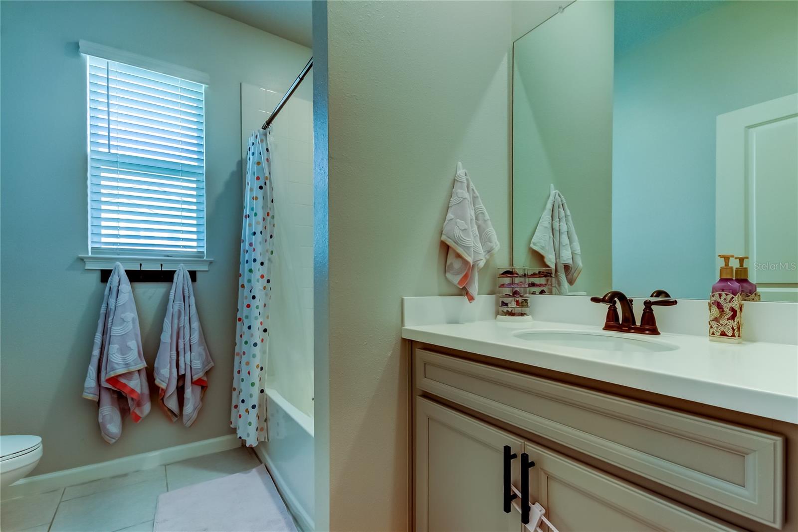 Listing photo id 33 for 2456 Arbor Wind Drive