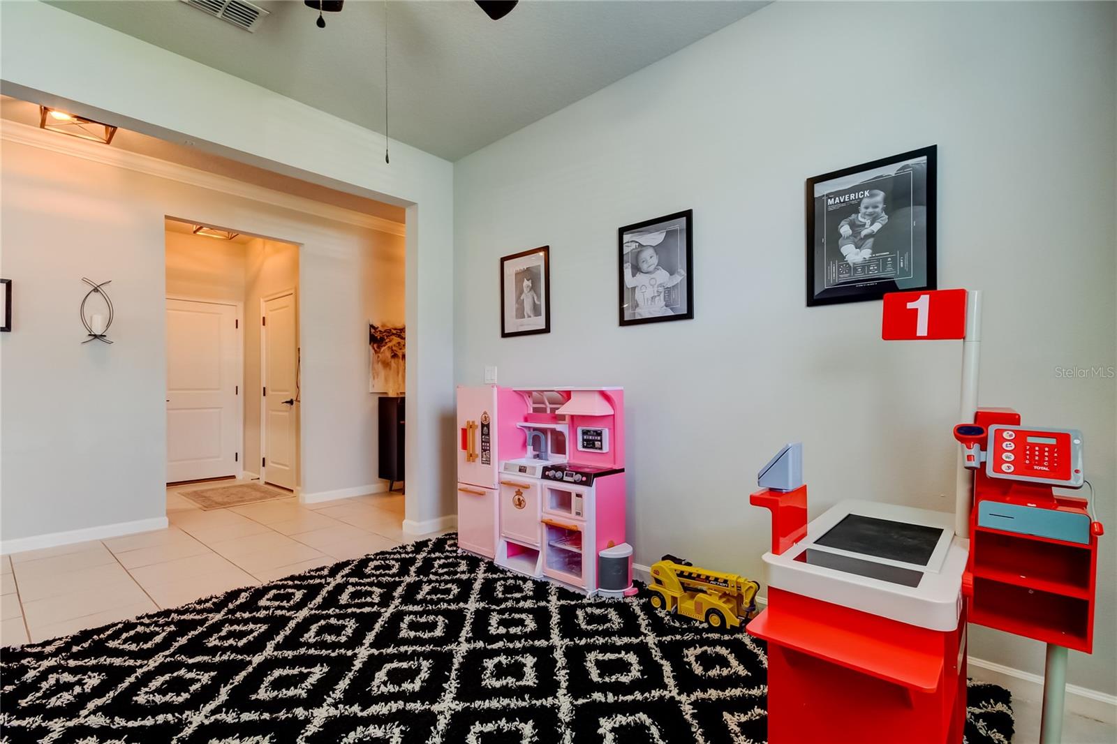 Listing photo id 5 for 2456 Arbor Wind Drive