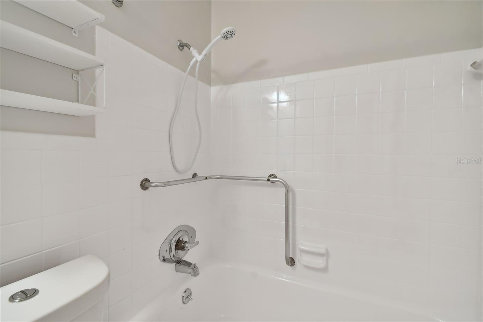 Image 15 of 40 For 2433 Brazilia Drive 43