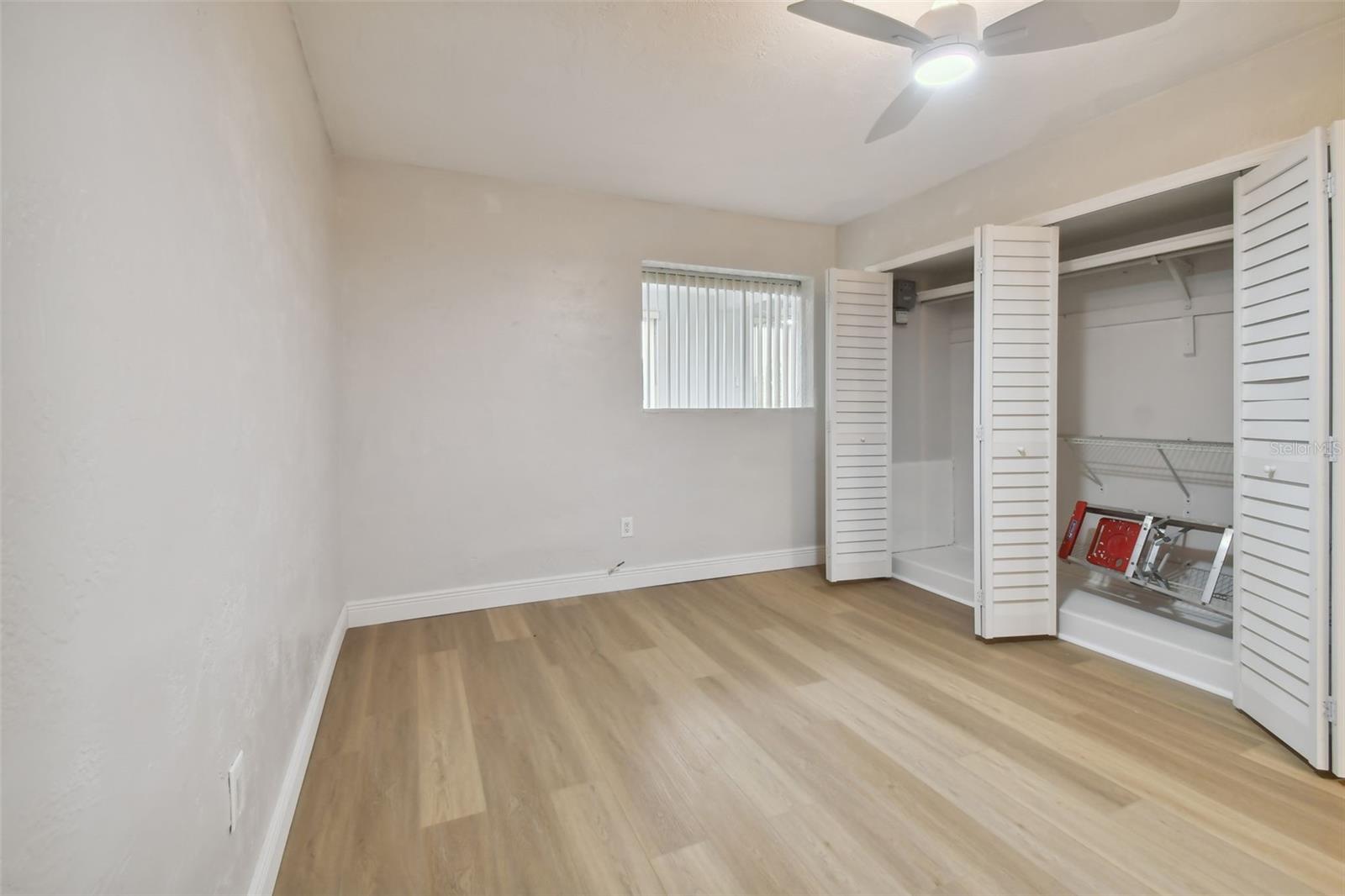 Image 17 of 40 For 2433 Brazilia Drive 43