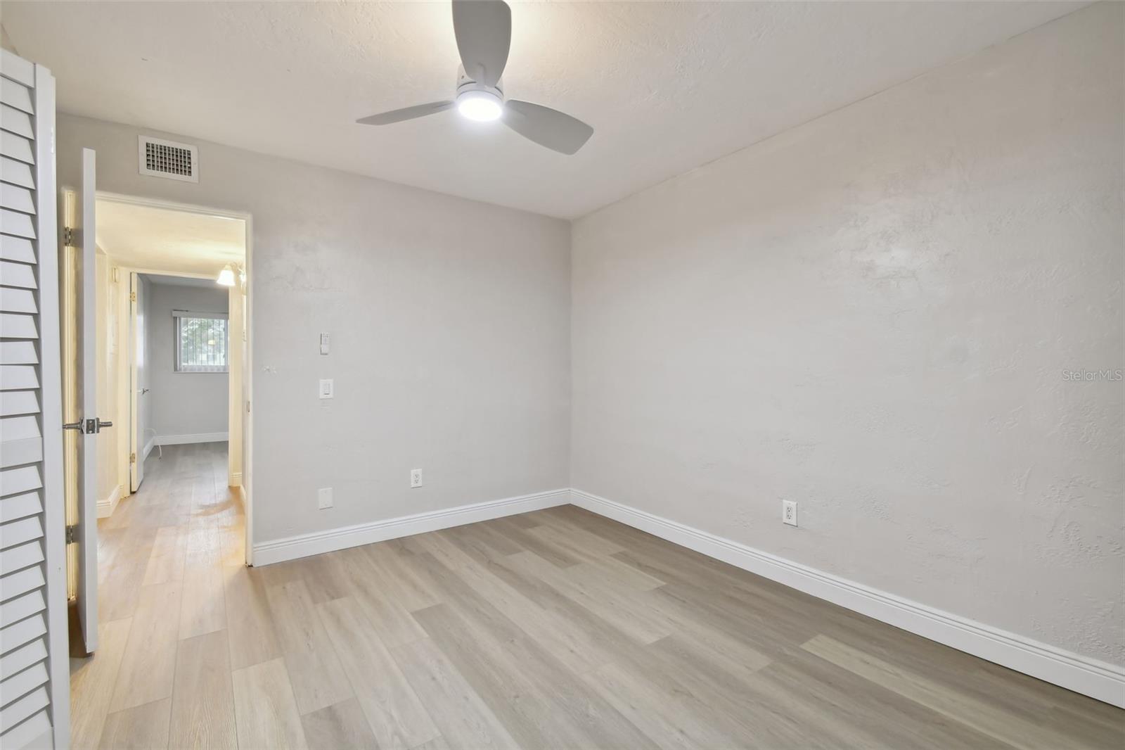 Image 19 of 40 For 2433 Brazilia Drive 43