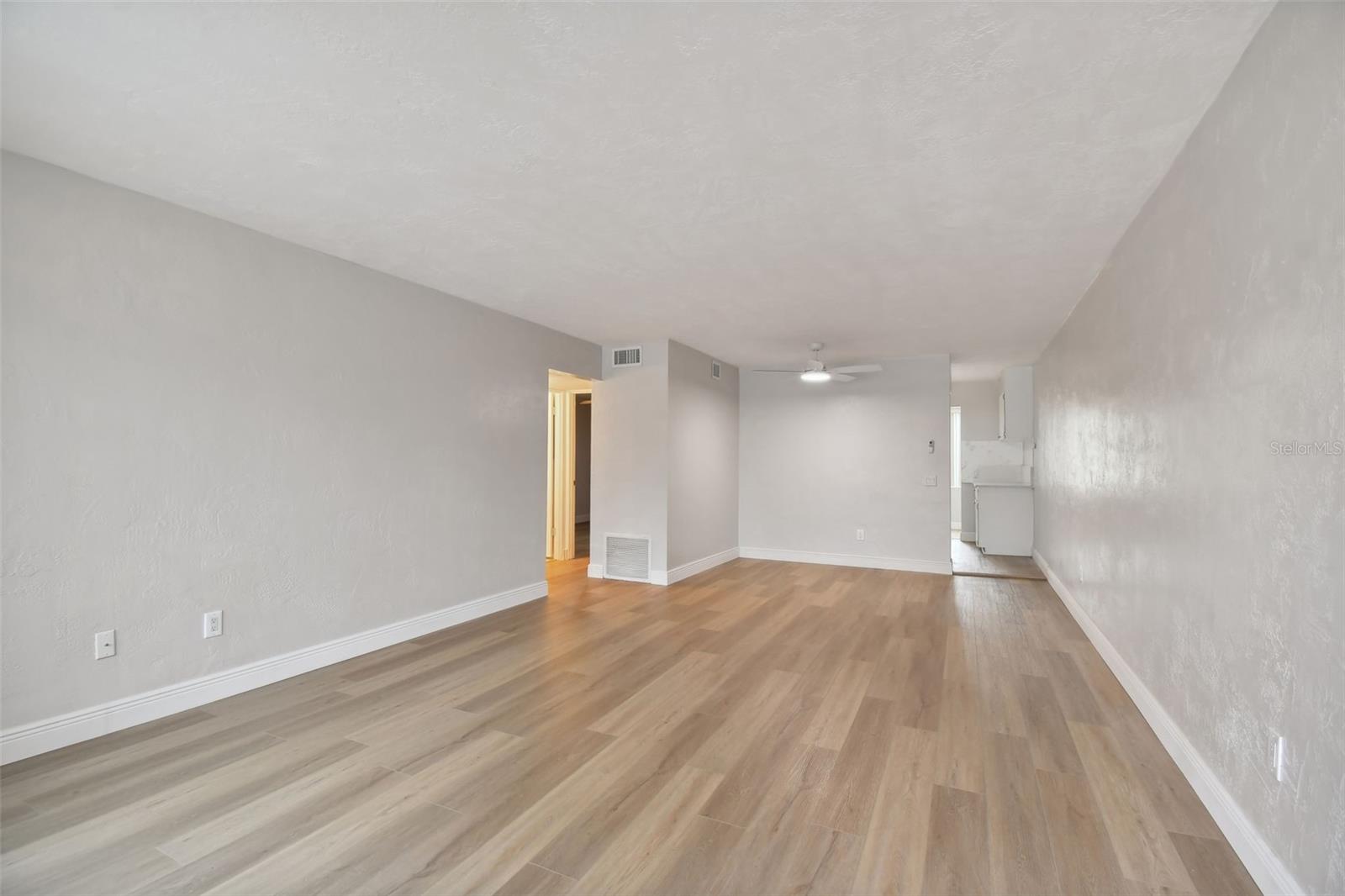 Image 4 of 40 For 2433 Brazilia Drive 43