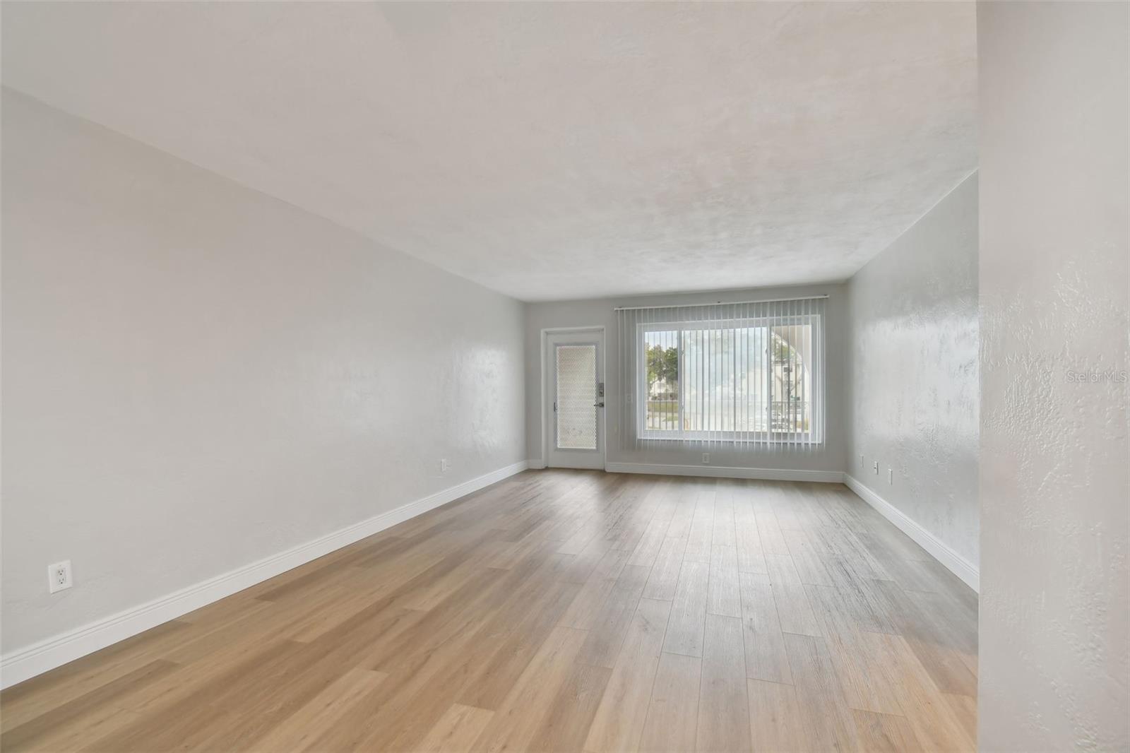 Image 5 of 40 For 2433 Brazilia Drive 43