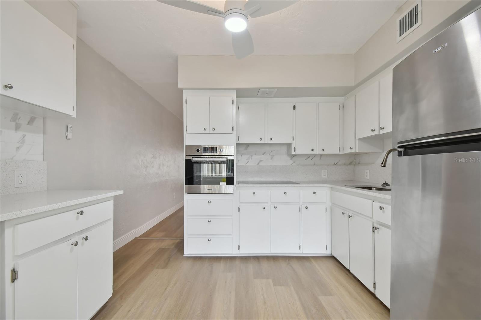Image 8 of 40 For 2433 Brazilia Drive 43