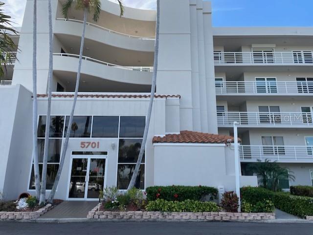 Image 3 of 16 For 5701 Bahia Del Mar Circle N 402