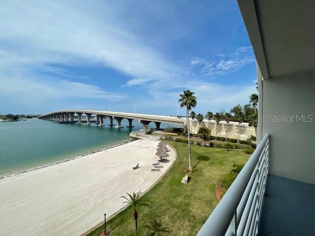 Image 4 of 16 For 5701 Bahia Del Mar Circle N 402