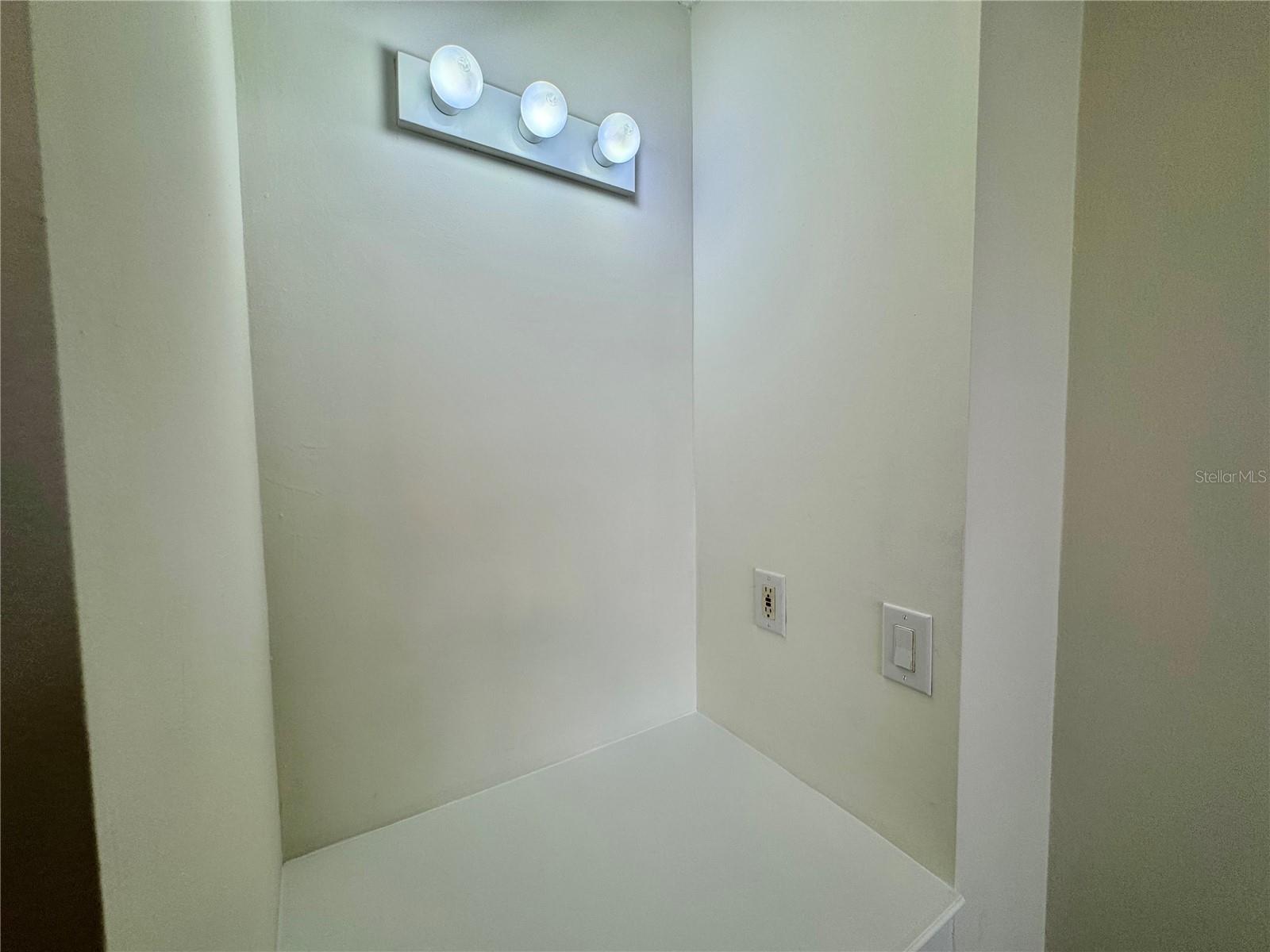 Image 36 of 68 For 2302 Maki Road 58