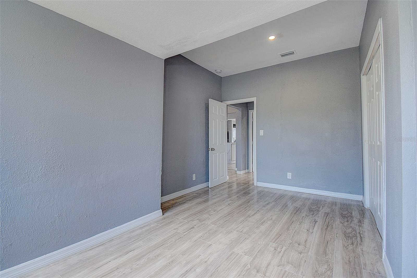 Image 14 of 40 For 2627 17th Avenue N