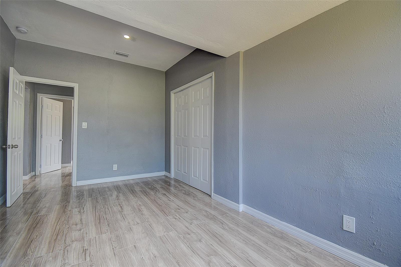 Image 15 of 40 For 2627 17th Avenue N