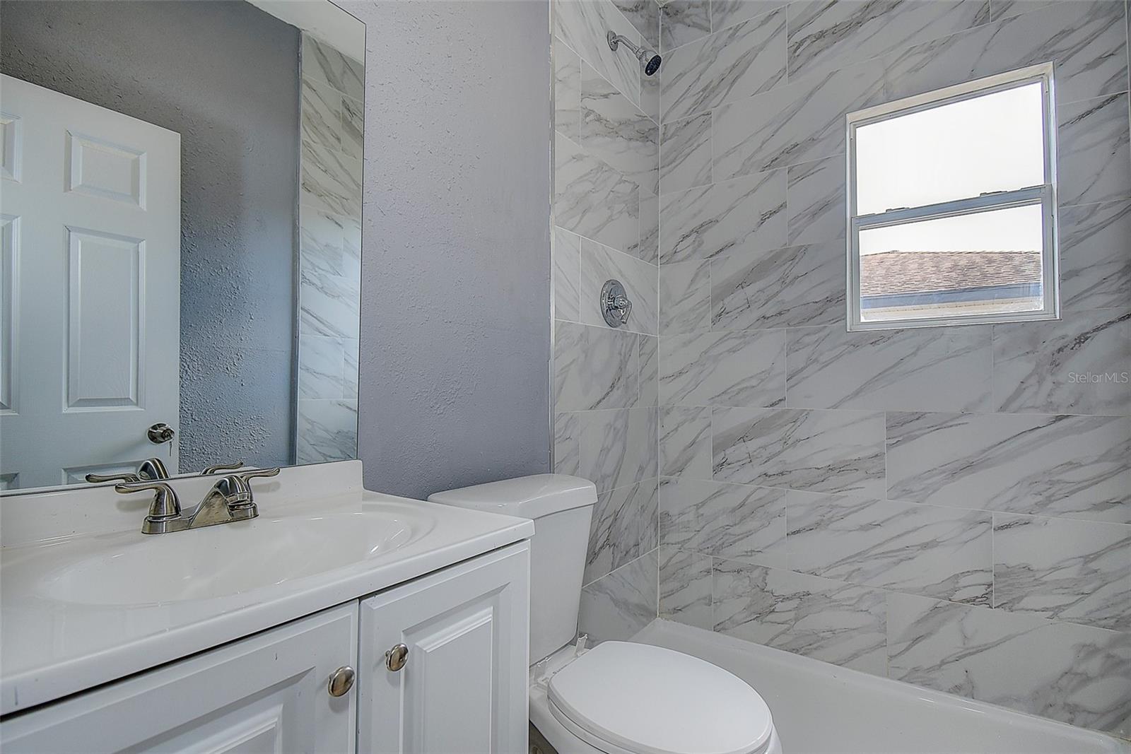Image 16 of 40 For 2627 17th Avenue N