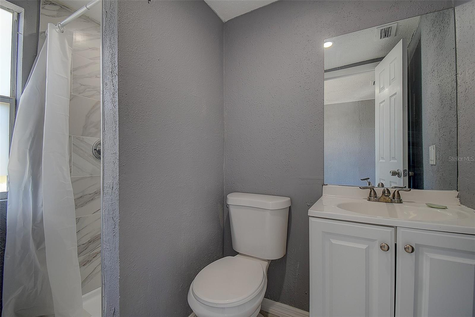 Image 21 of 40 For 2627 17th Avenue N
