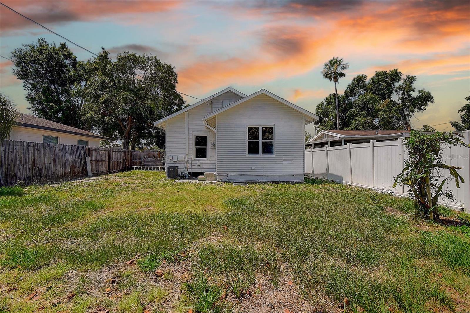 Image 22 of 40 For 2627 17th Avenue N