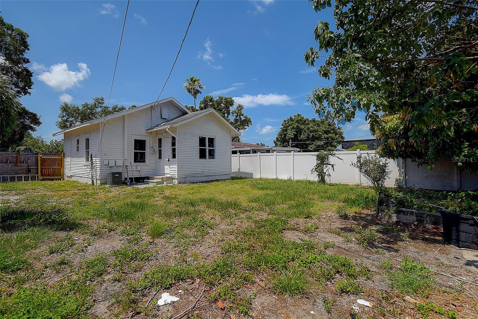 Image 24 of 40 For 2627 17th Avenue N