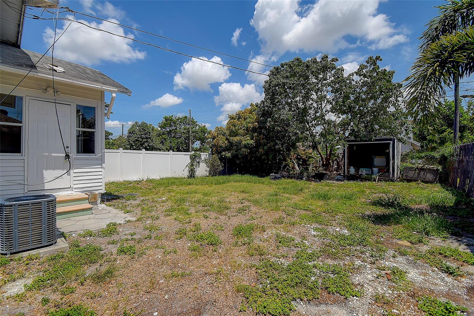 Image 25 of 40 For 2627 17th Avenue N