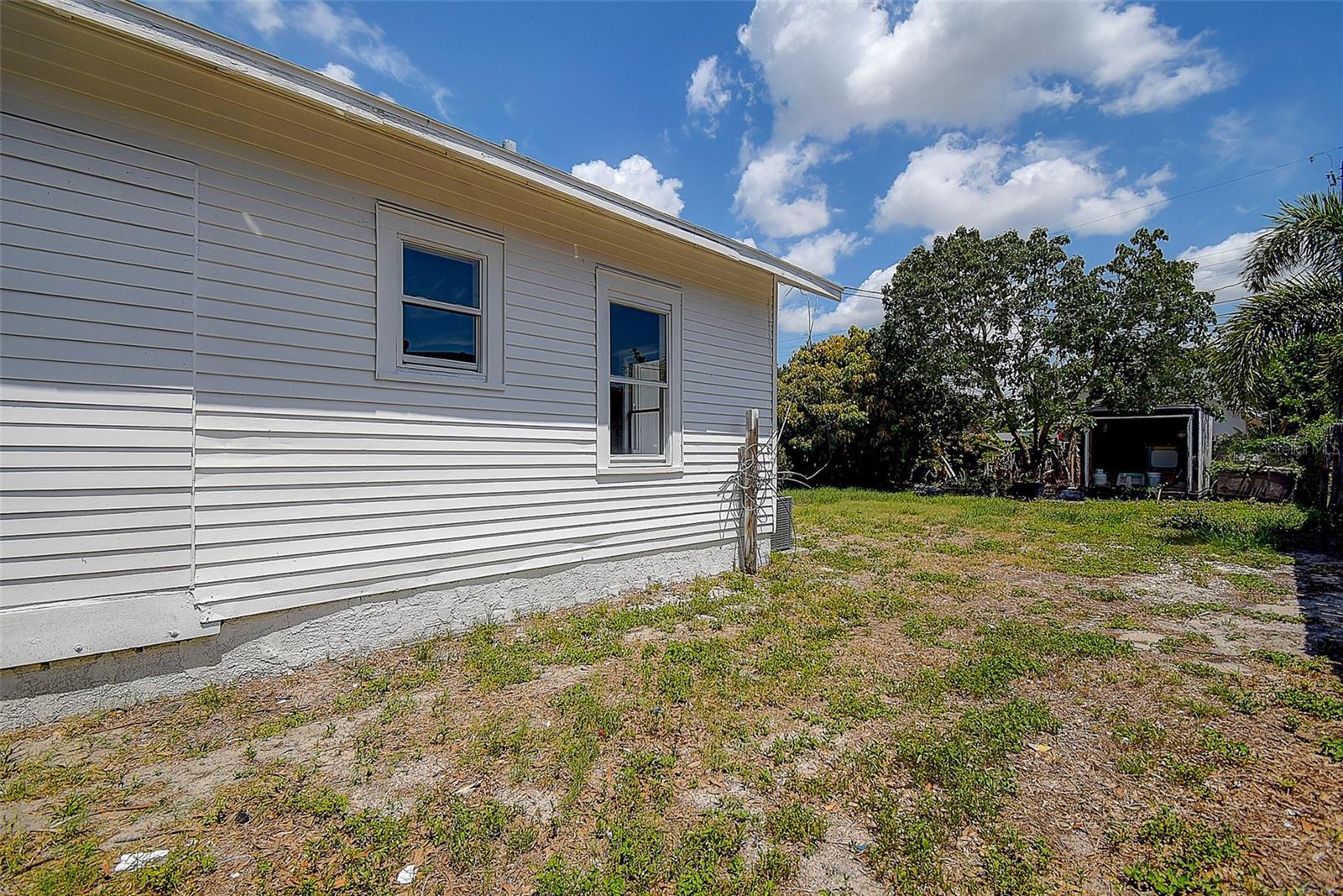 Image 26 of 40 For 2627 17th Avenue N
