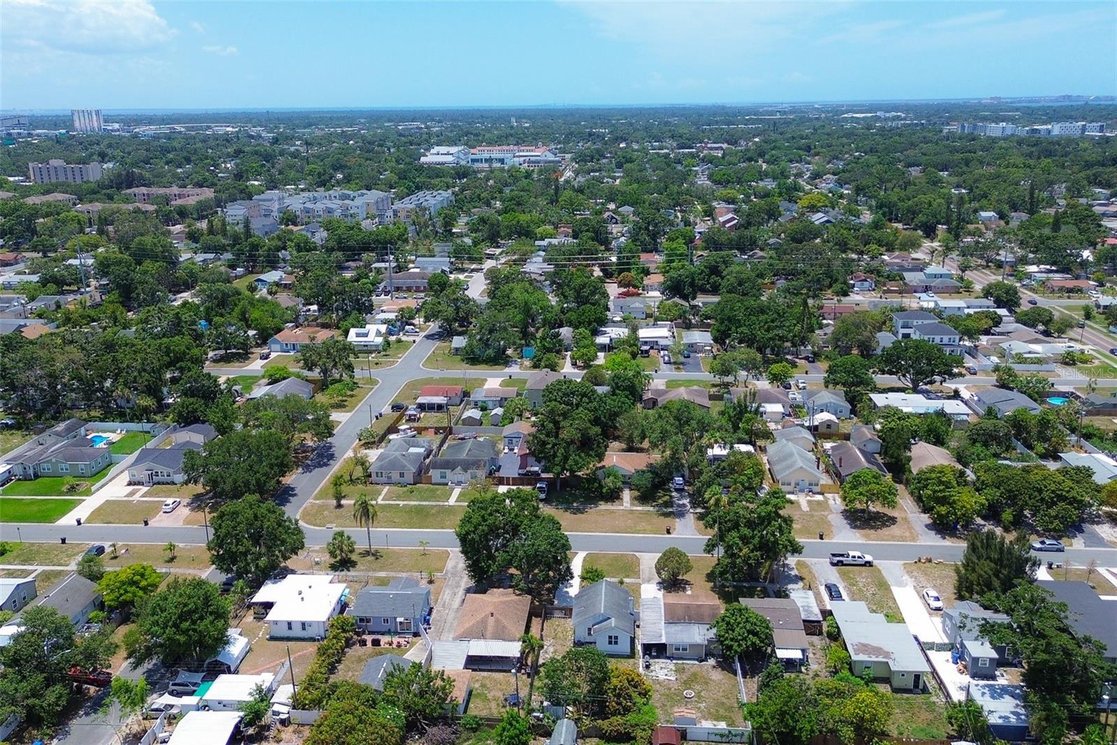 Image 37 of 40 For 2627 17th Avenue N