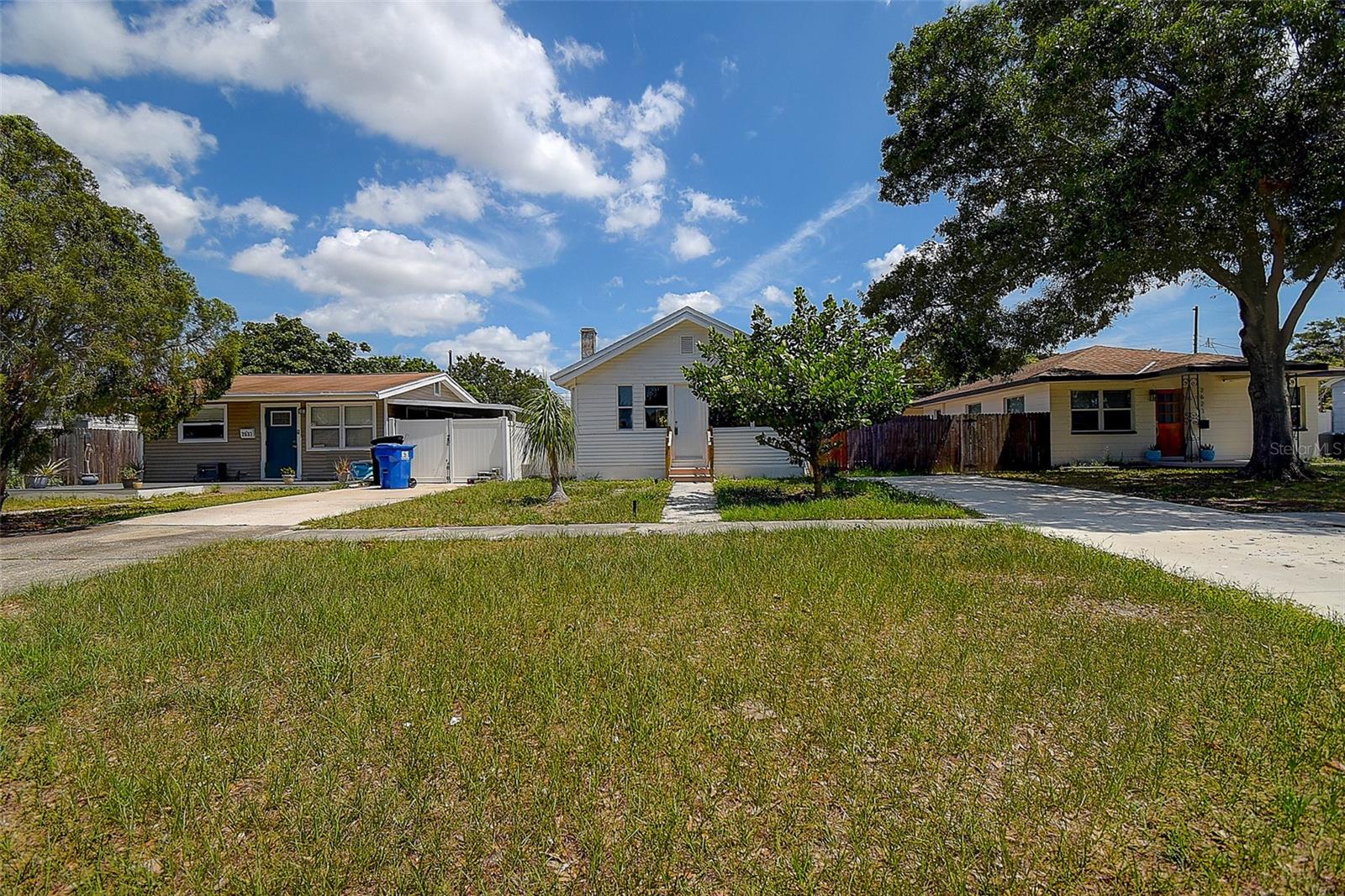 Image 4 of 40 For 2627 17th Avenue N