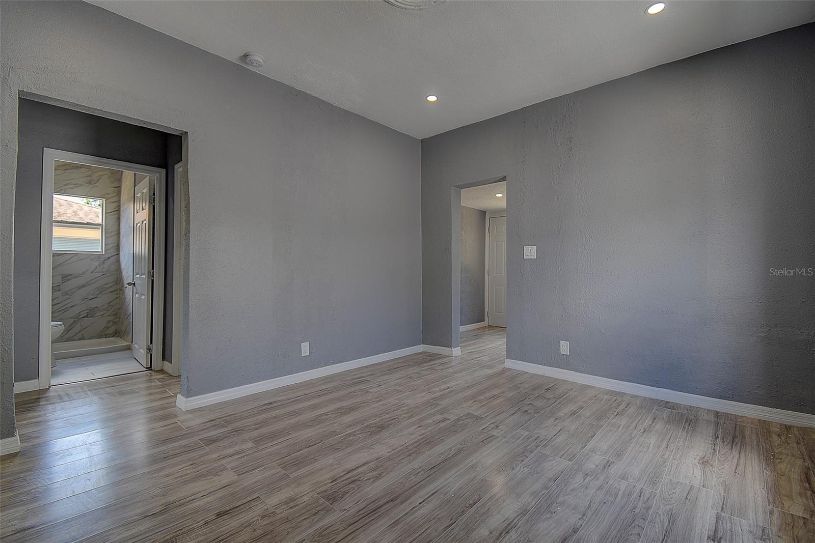 Image 7 of 40 For 2627 17th Avenue N
