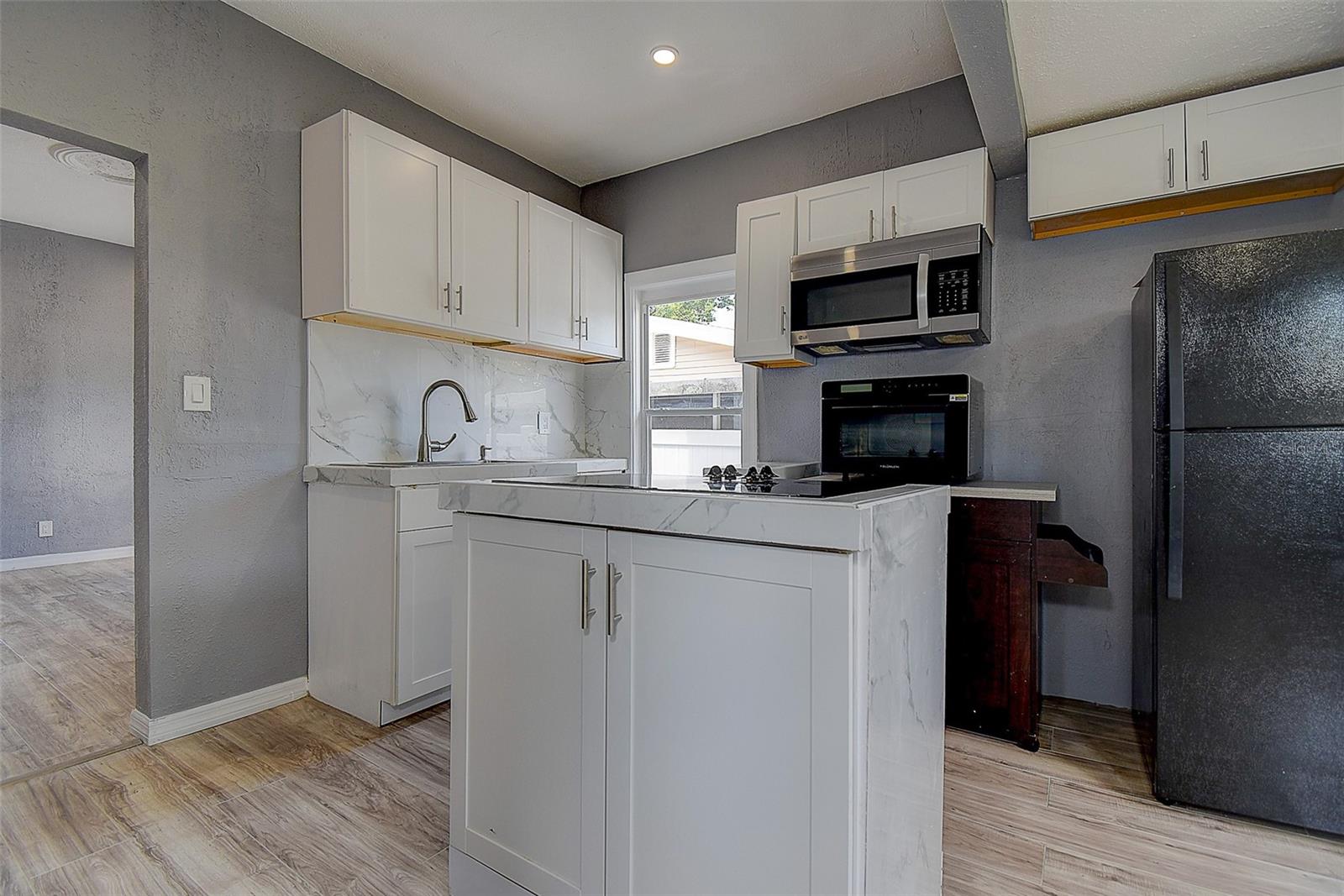 Image 9 of 40 For 2627 17th Avenue N