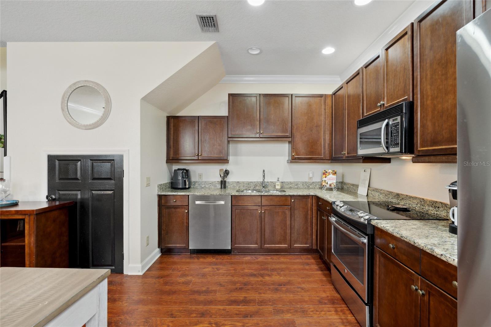 Image 7 of 34 For 109 Packwood Avenue B