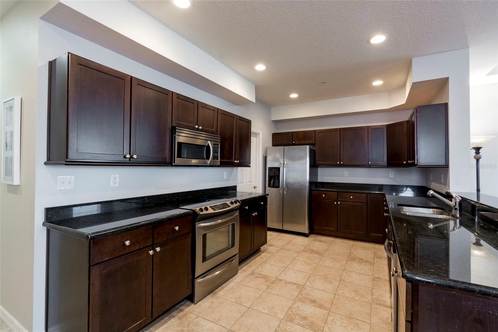 Image 3 of 30 For 636 Wells Court 501
