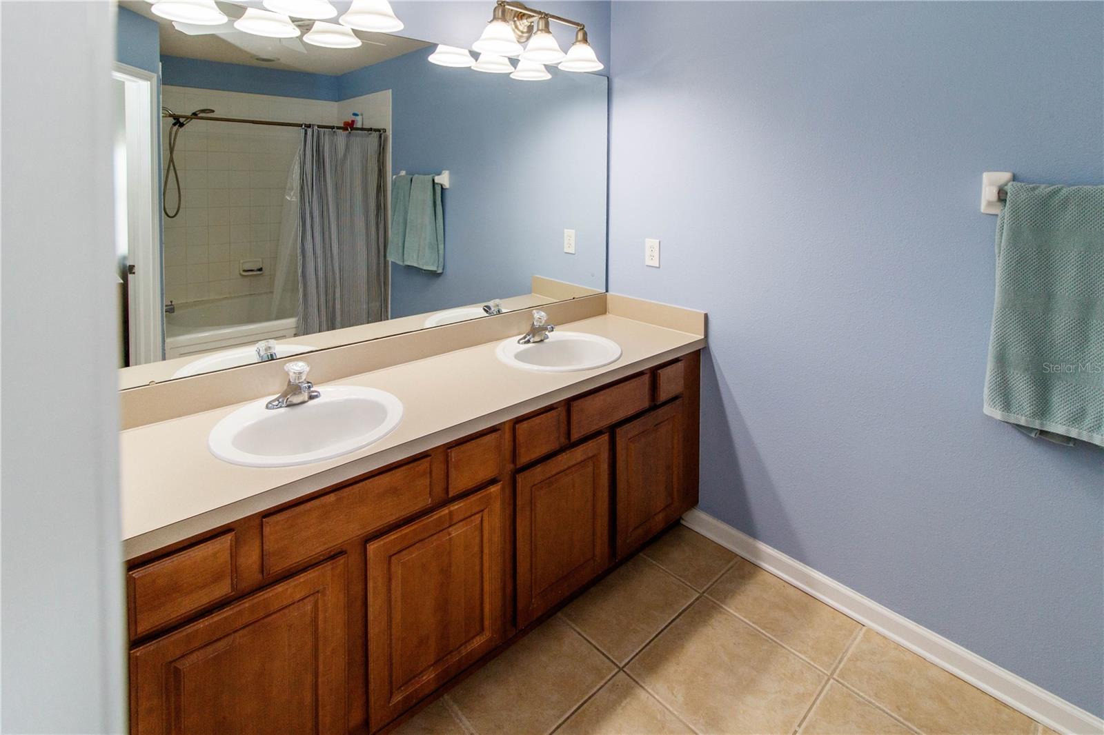 Listing photo id 8 for 8568 Sandy Beach Street