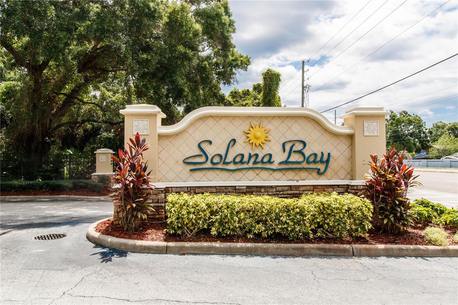 Listing photo id 0 for 8568 Sandy Beach Street