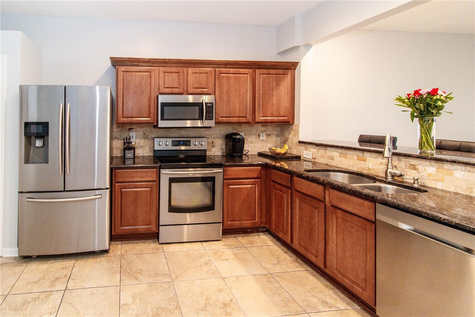 Listing photo id 3 for 8568 Sandy Beach Street